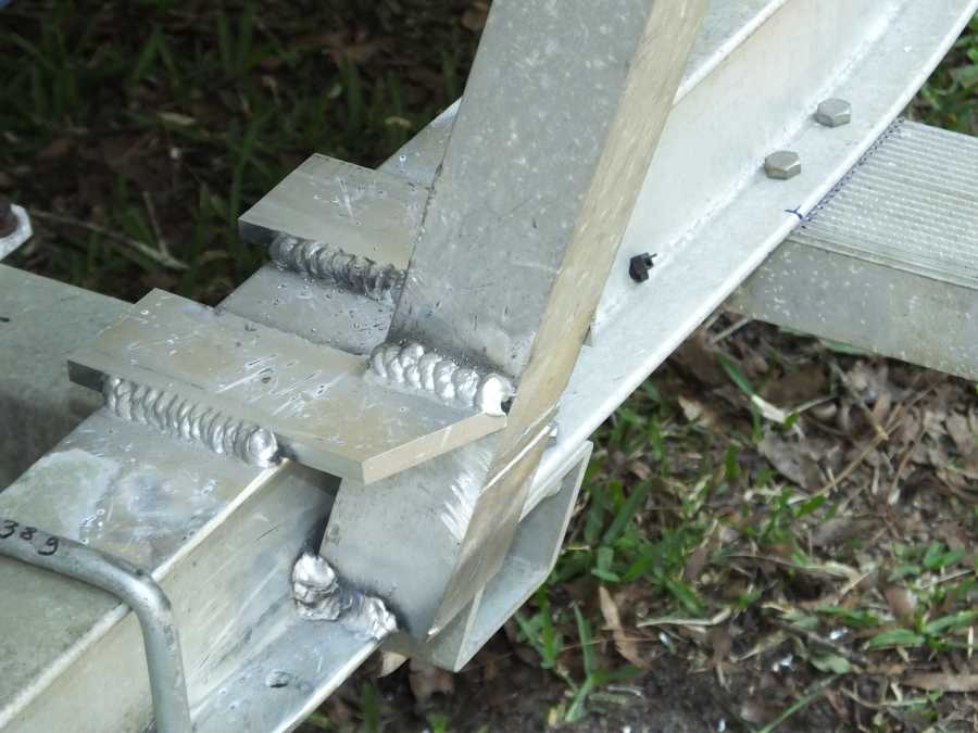 Adding an extra torsion axle to an aluminum boat trailer in St